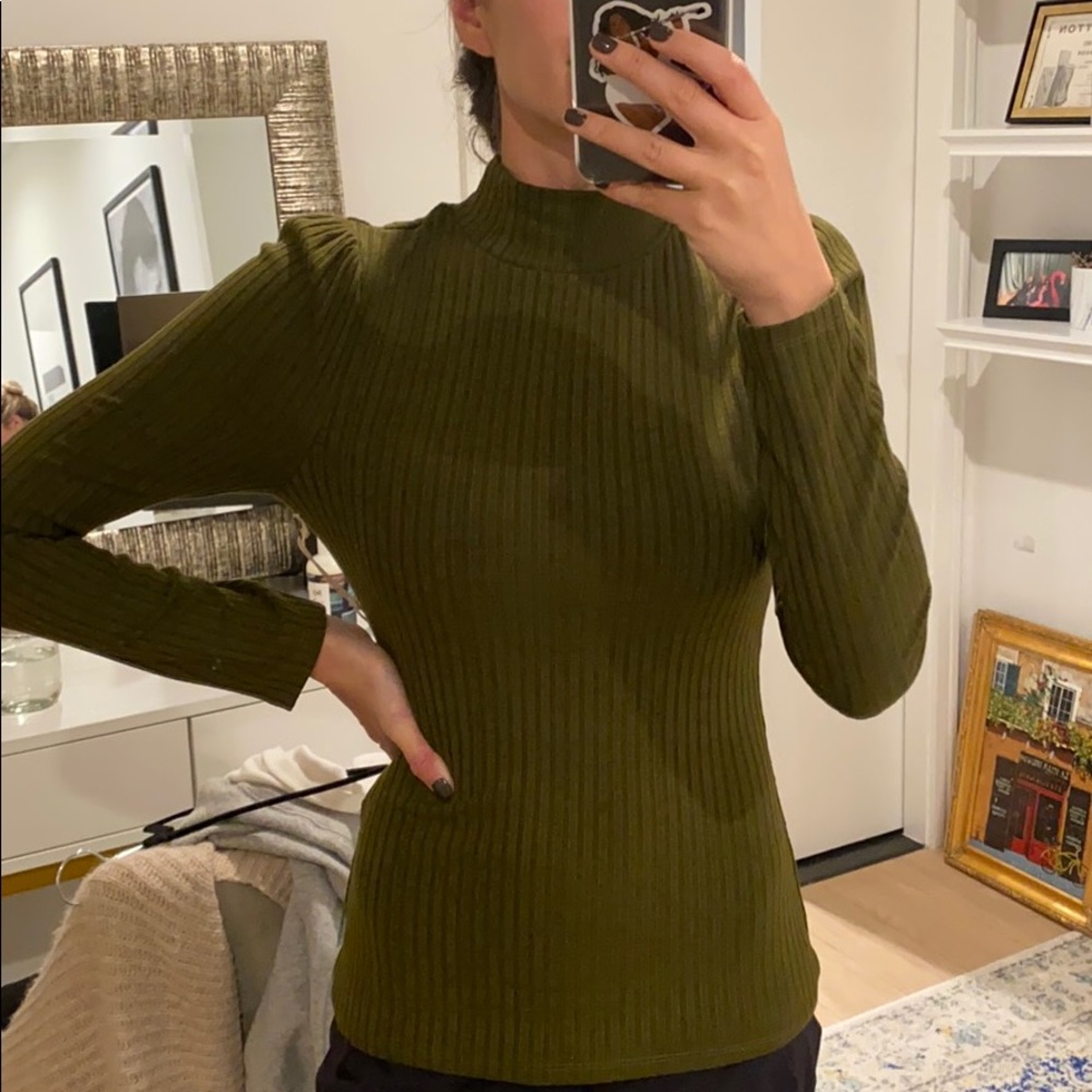 Turtleneck shirt ⭐️ NWT⭐️